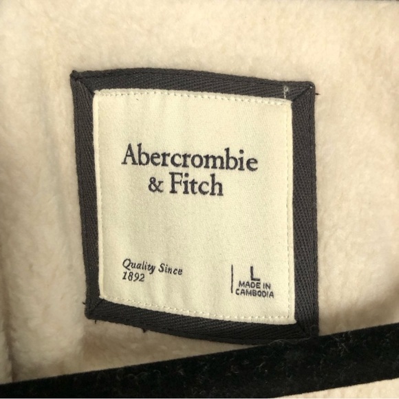 Abercrombie and Fitch Crème and Black Pleather
Snap Up Fleece Pullover Size L - Picture 8 of 11